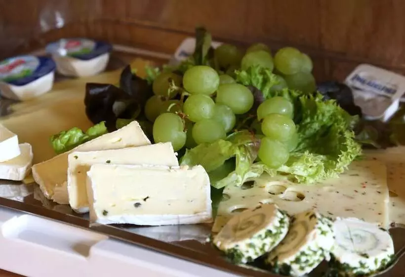 Gasthof Und Hotel Roter Hirsch