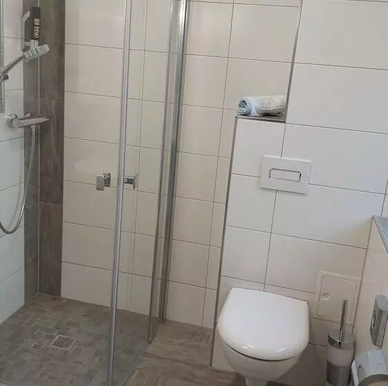 Gasthof Und Hotel Roter Hirsch