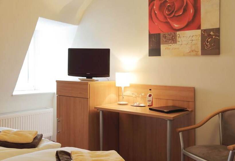 Gasthof Und Hotel Roter Hirsch