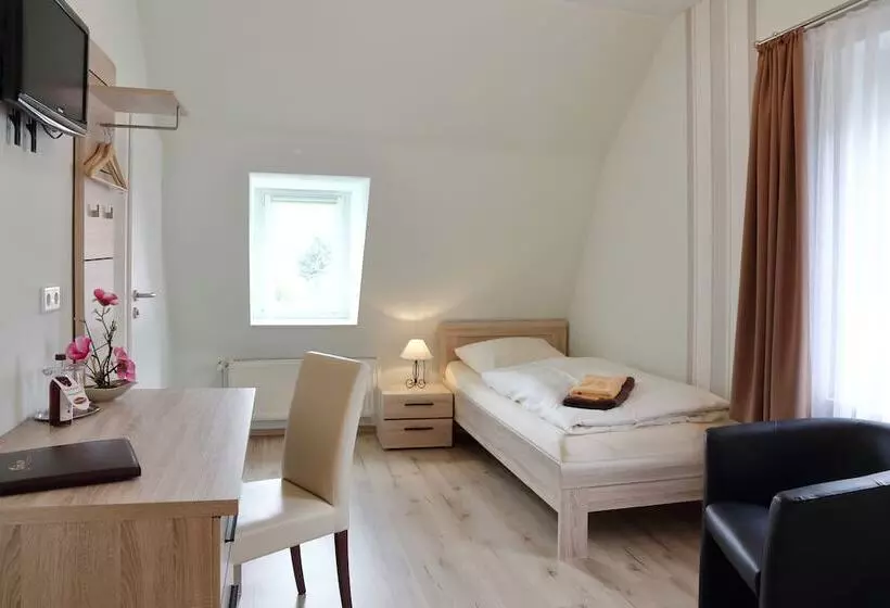 Gasthof Und Hotel Roter Hirsch