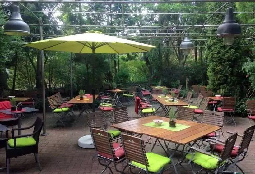 Отель Restaurant Amadeus