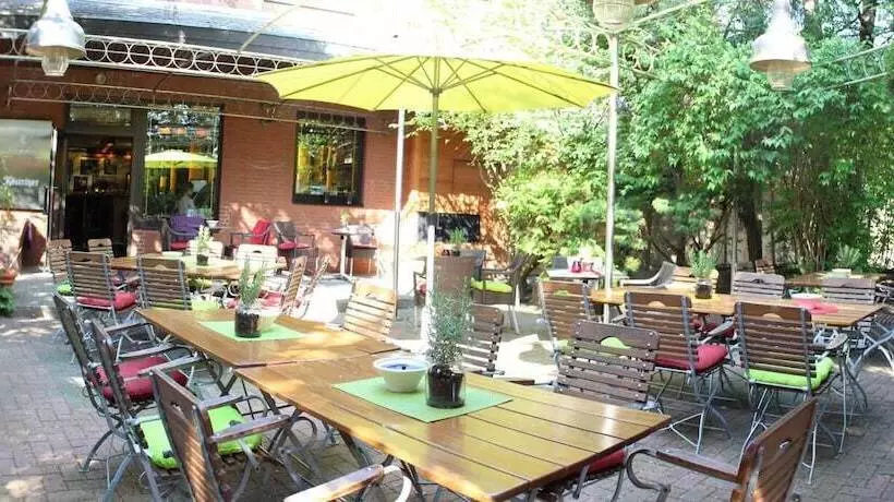 Отель Restaurant Amadeus