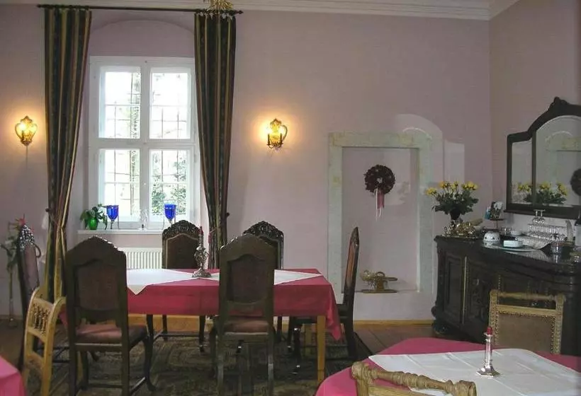 בית מלון כפרי Schloss Triestewitz