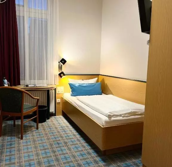 فندق Schwarzer Adler Jever