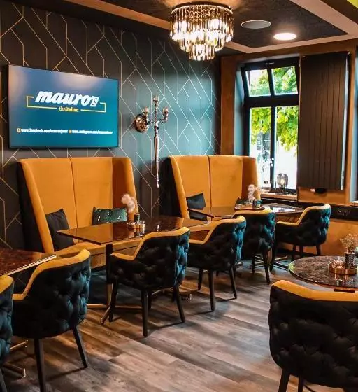 فندق Schwarzer Adler Jever