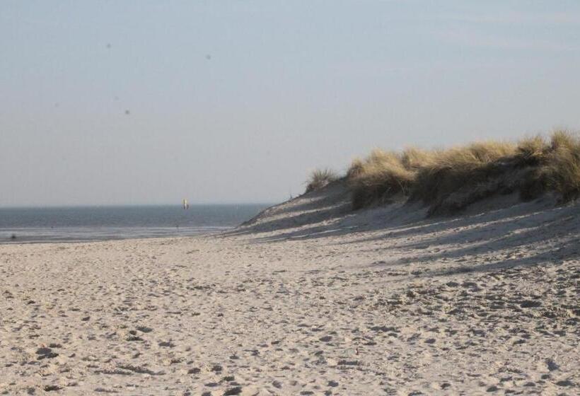 فندق Schwarzer Adler Jever