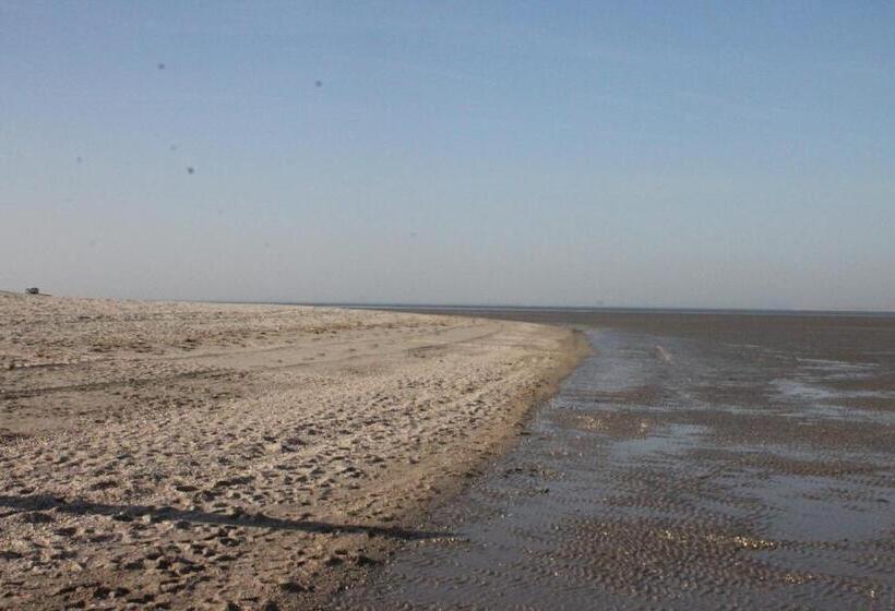 فندق Schwarzer Adler Jever