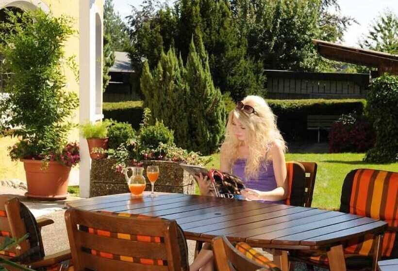 호텔 Traube Lossburg