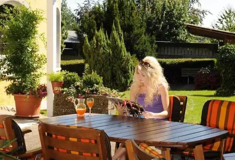 호텔 Traube Lossburg