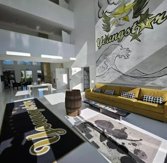 Hotel Youngstar