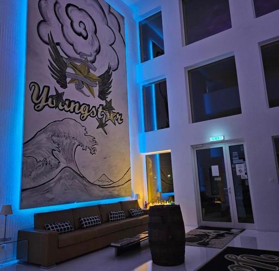 Отель Youngstar