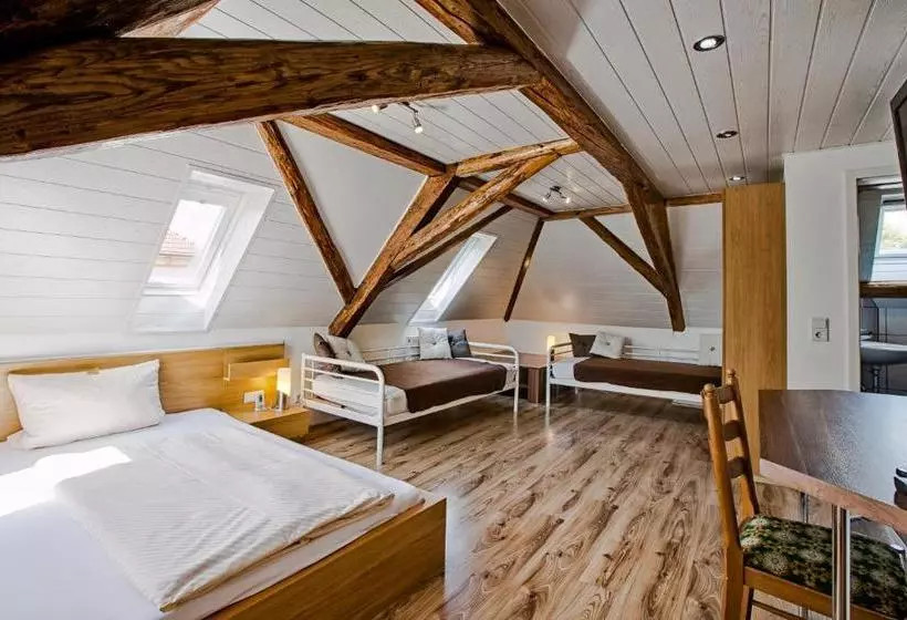 Пансион Landgasthaus Kreuz Beim Tom