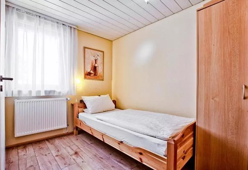 Пансион Landgasthaus Kreuz Beim Tom