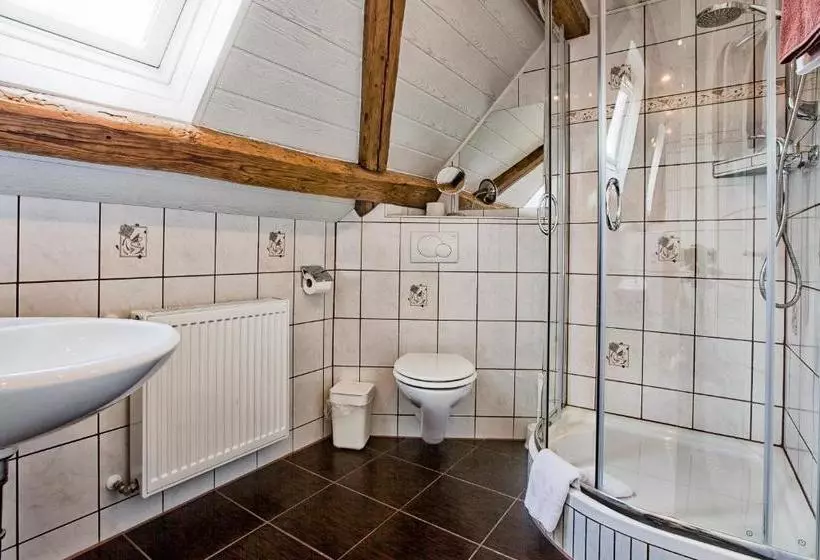 Пансион Landgasthaus Kreuz Beim Tom