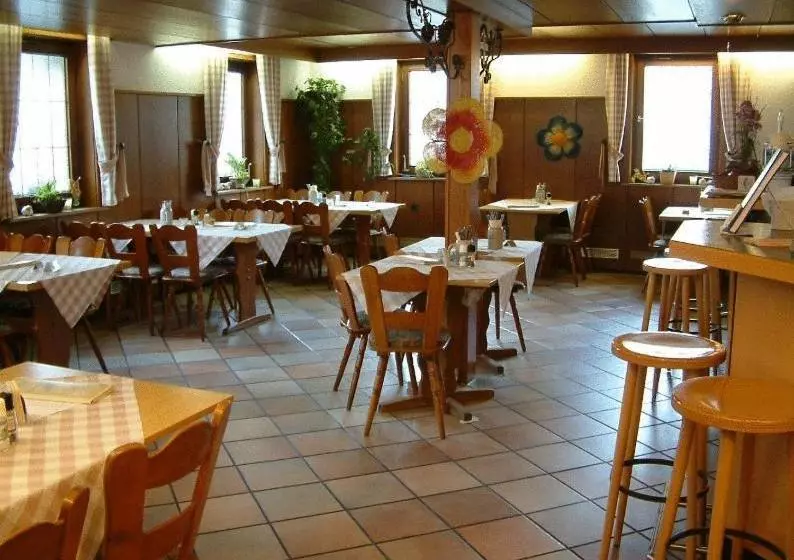 Пансион Landgasthaus Kreuz Beim Tom