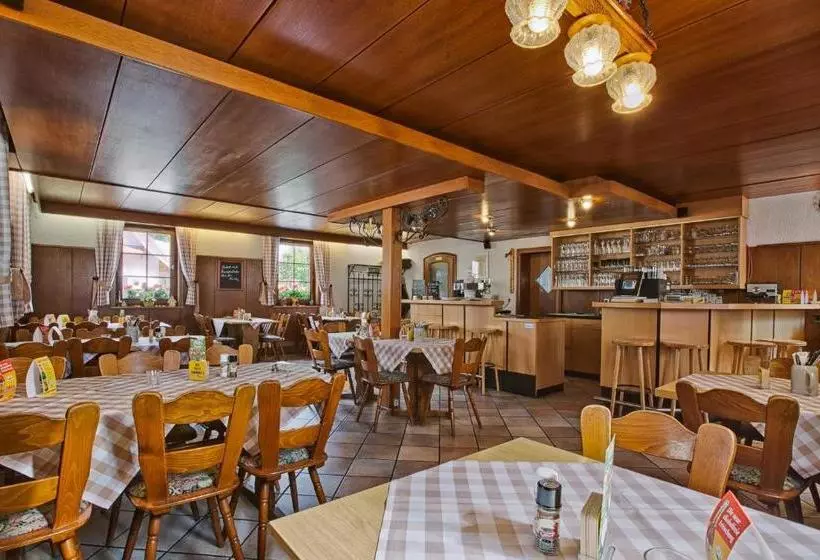 Пансион Landgasthaus Kreuz Beim Tom