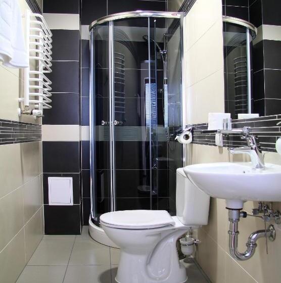 호텔 Aviator Kielce