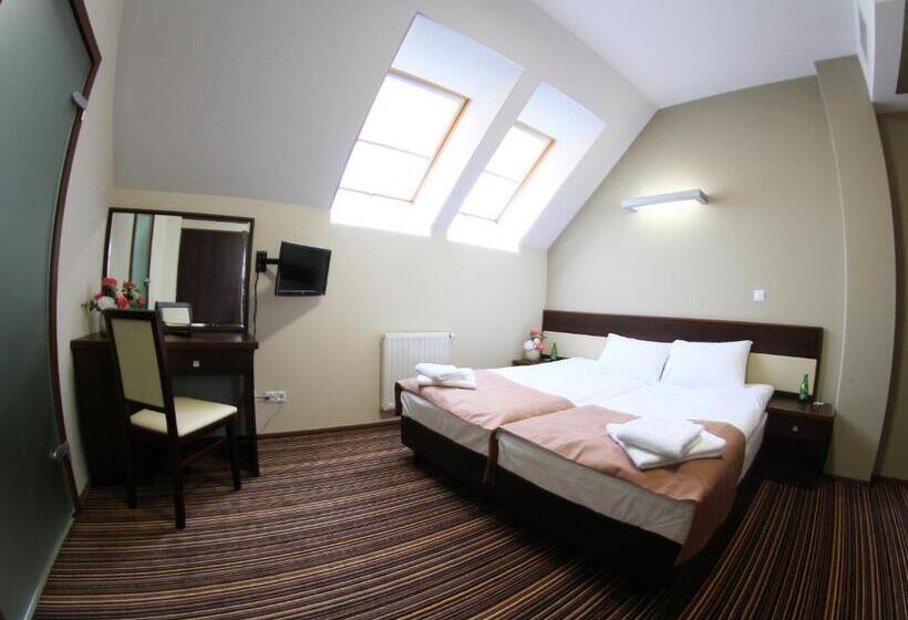 호텔 Aviator Kielce