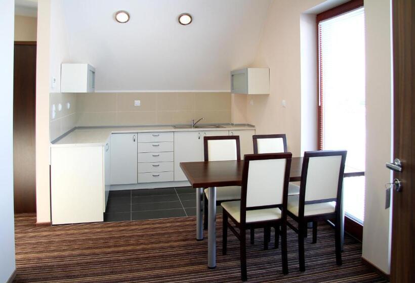 호텔 Aviator Kielce