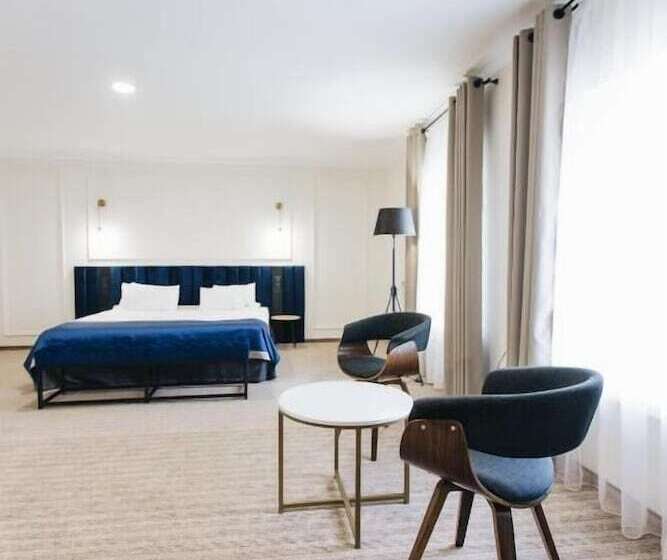 호텔 готель континент миколаїв