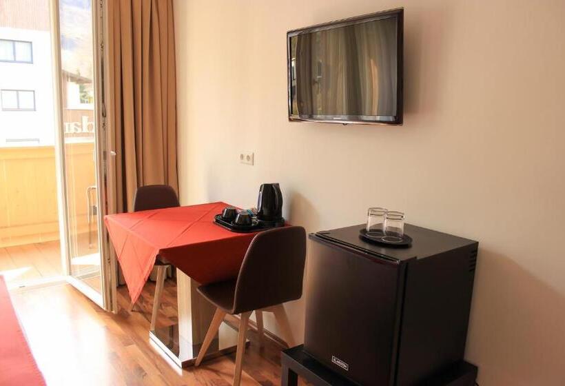 Отель Alpenland