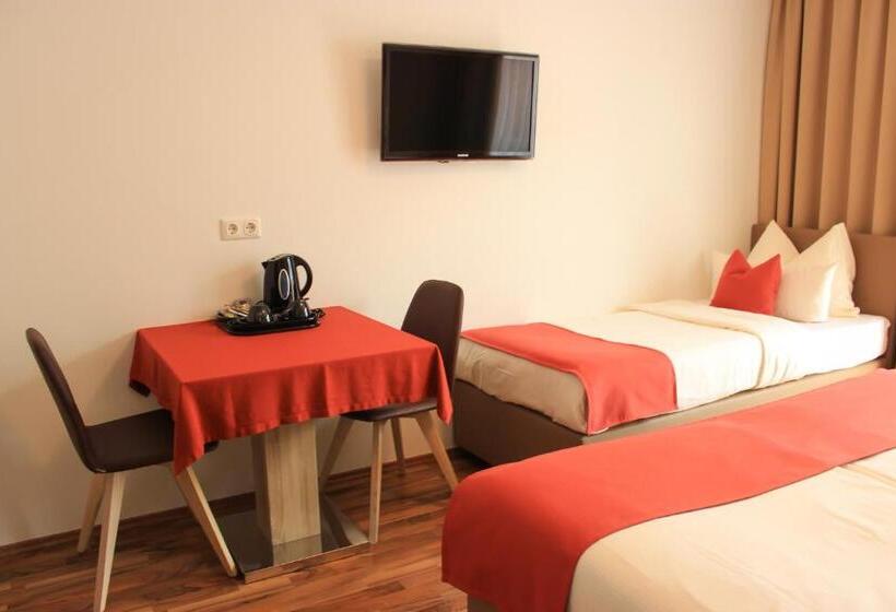 Отель Alpenland