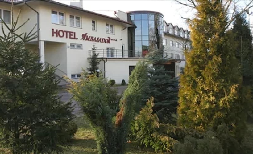 هتل Ambasador Chojny