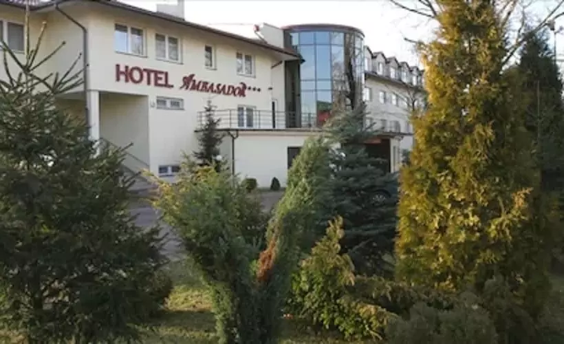 هتل Ambasador Chojny