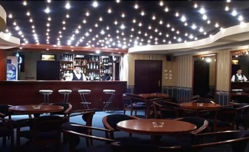 هتل Ambasador Chojny