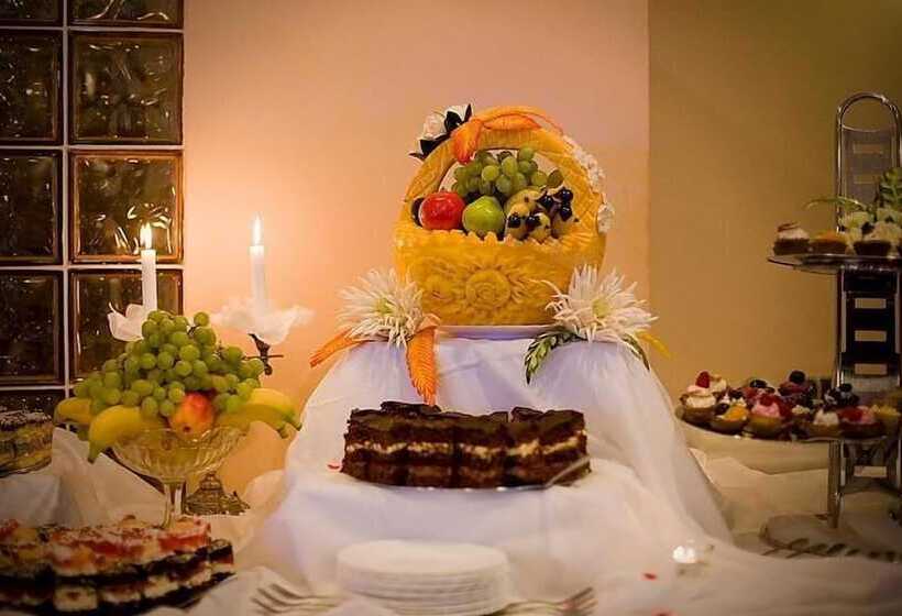 هتل Ambasador Chojny