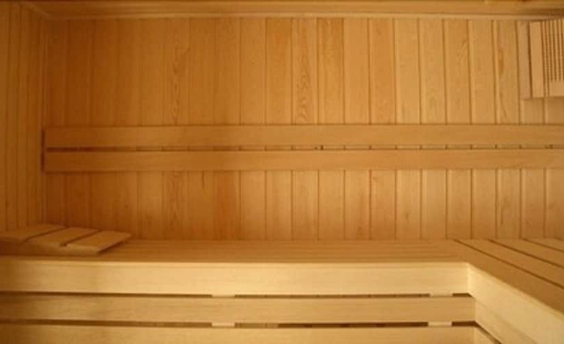 هتل Ambasador Chojny