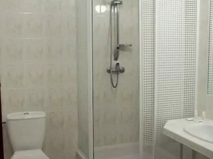 هتل Ambasador Chojny