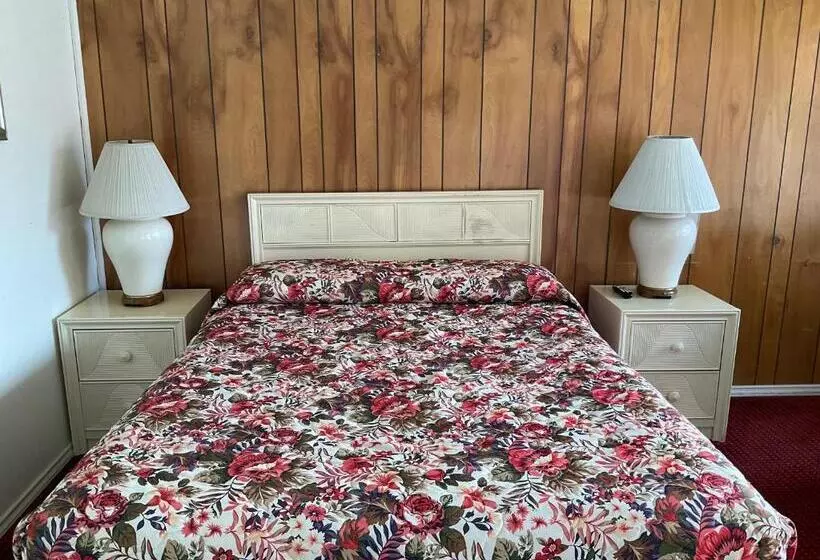 Отель Front Street Inn