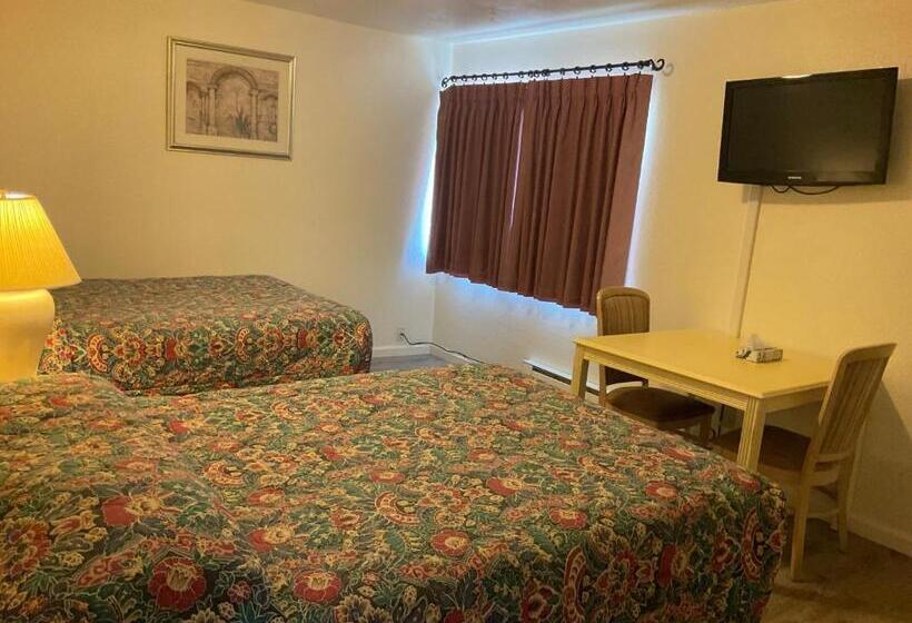 בית מלון כפרי Front Street Inn