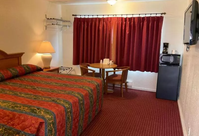 Отель Front Street Inn