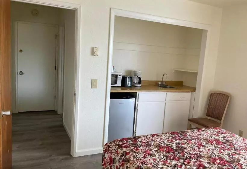 Отель Front Street Inn