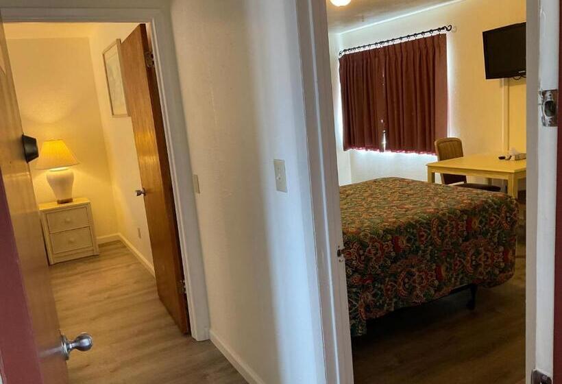 בית מלון כפרי Front Street Inn