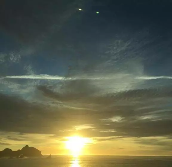 Отель Front Street Inn