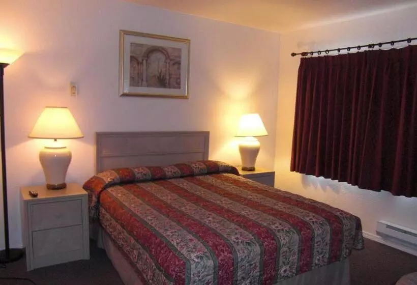 Отель Front Street Inn