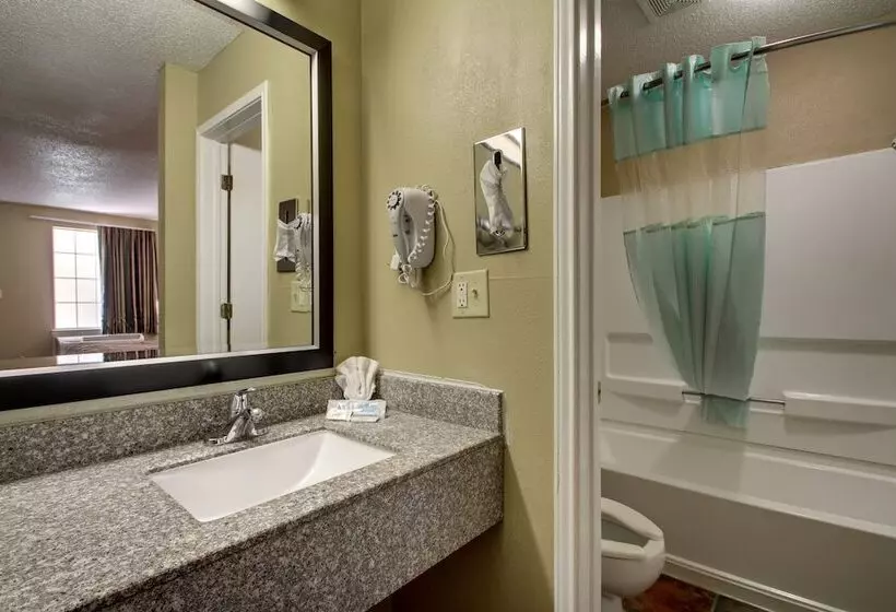 בית מלון כפרי Key West Inn Wetumpka