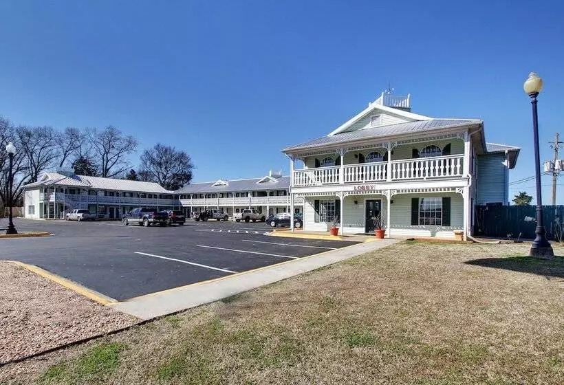 בית מלון כפרי Key West Inn Wetumpka