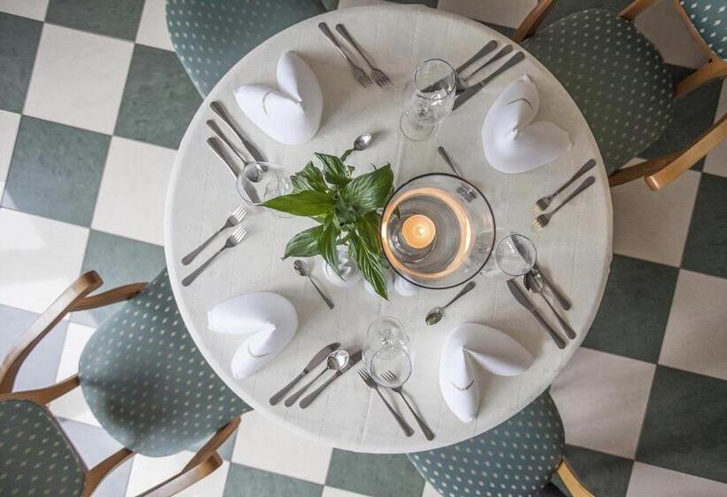 בית מלון כפרי Kormoran Medispa