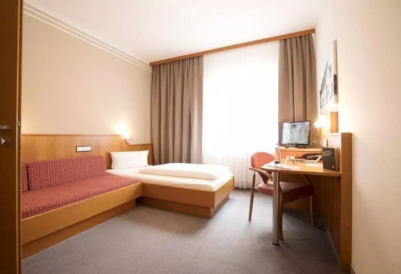 فندق Neumaiers Hirsch Gasthof Und Land