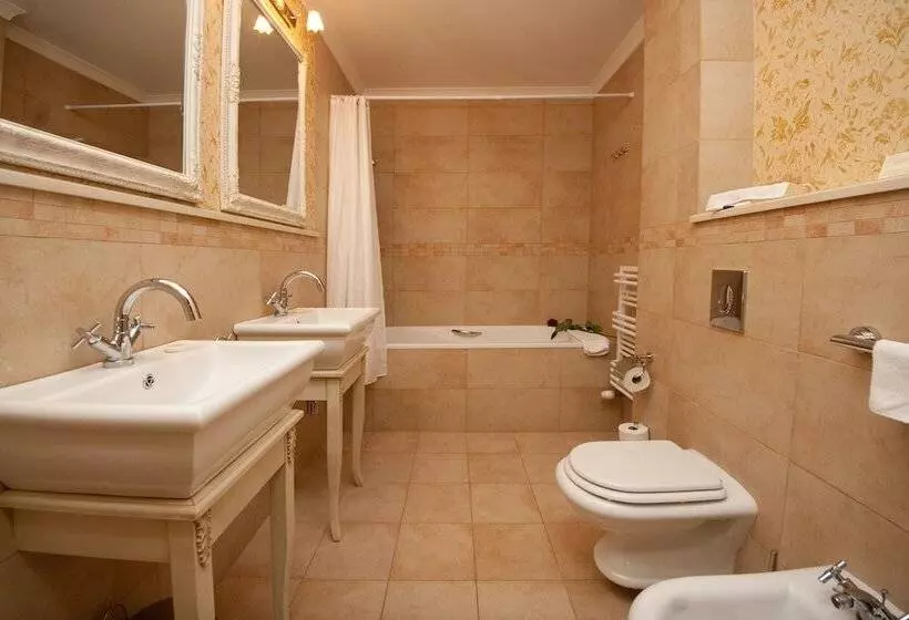 Отель Royal Baltic 4 Luxury Boutique