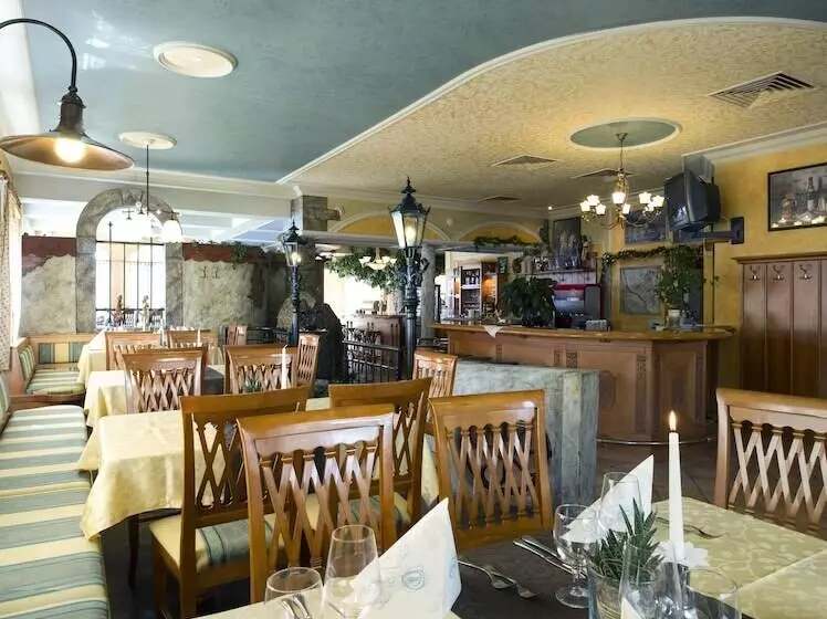 ペンション Der Dorfwirt