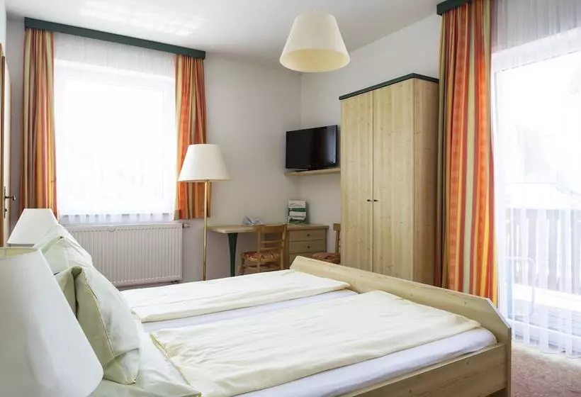 ペンション Der Dorfwirt