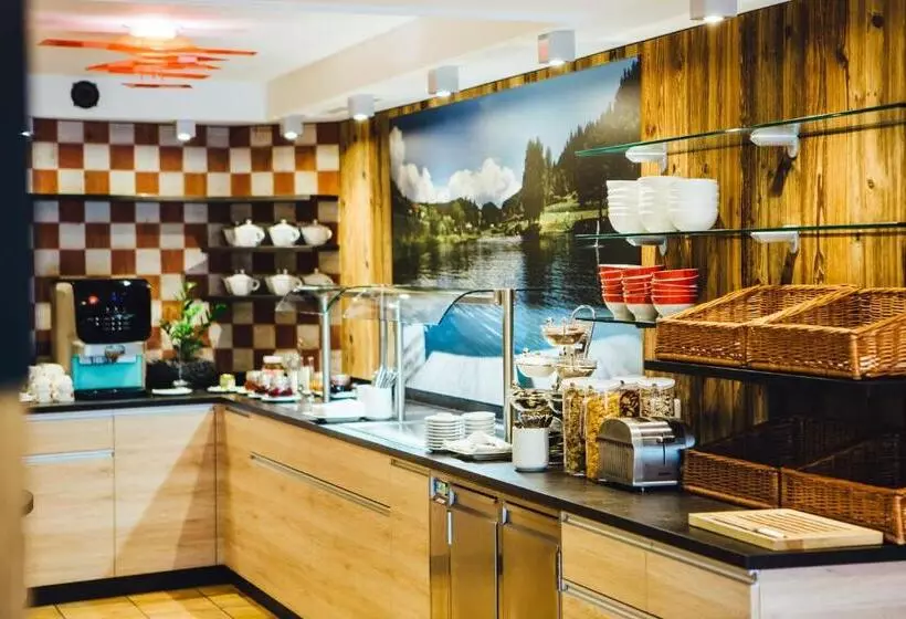 ペンション Der Dorfwirt