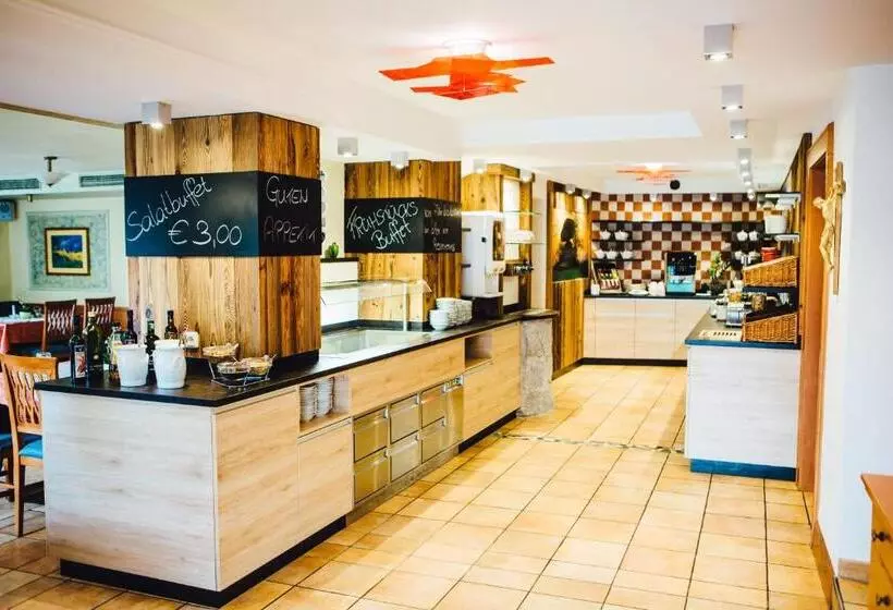 ペンション Der Dorfwirt