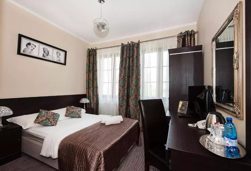 هتل Willa Adriana