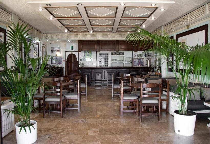 ホテル Argo Papadakis